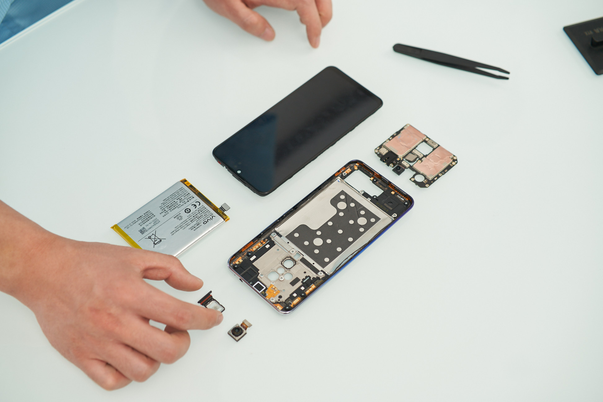 disassembled_phone